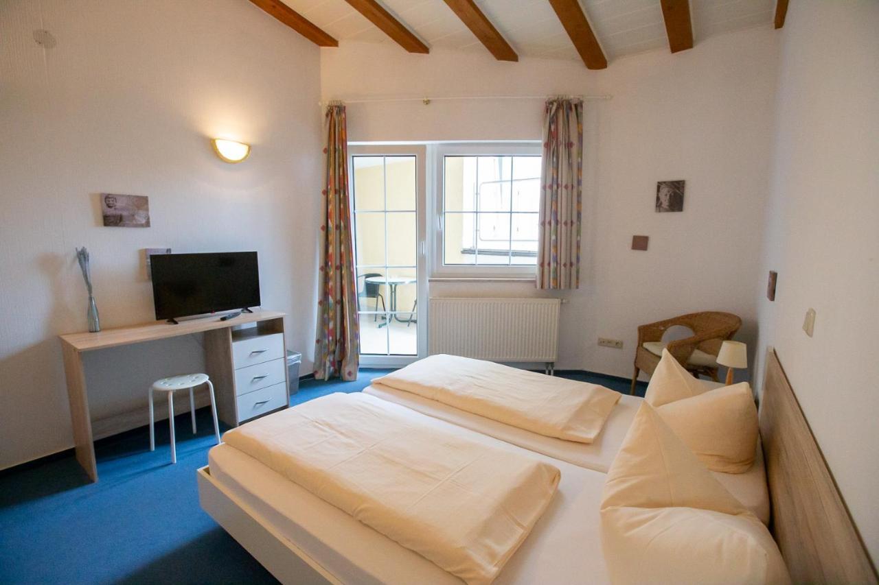 Dolgesheim Hotel Schlosshof מראה חיצוני תמונה