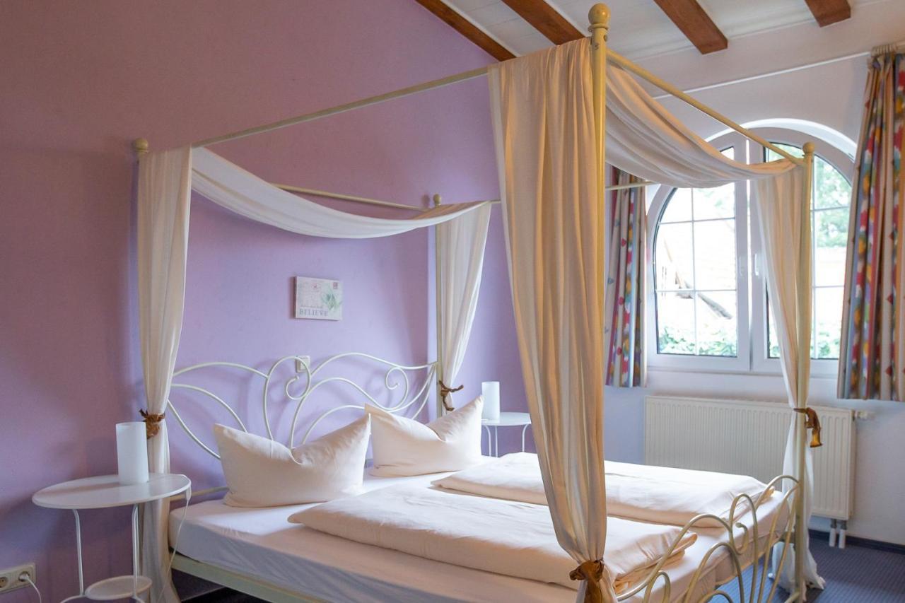 Dolgesheim Hotel Schlosshof מראה חיצוני תמונה