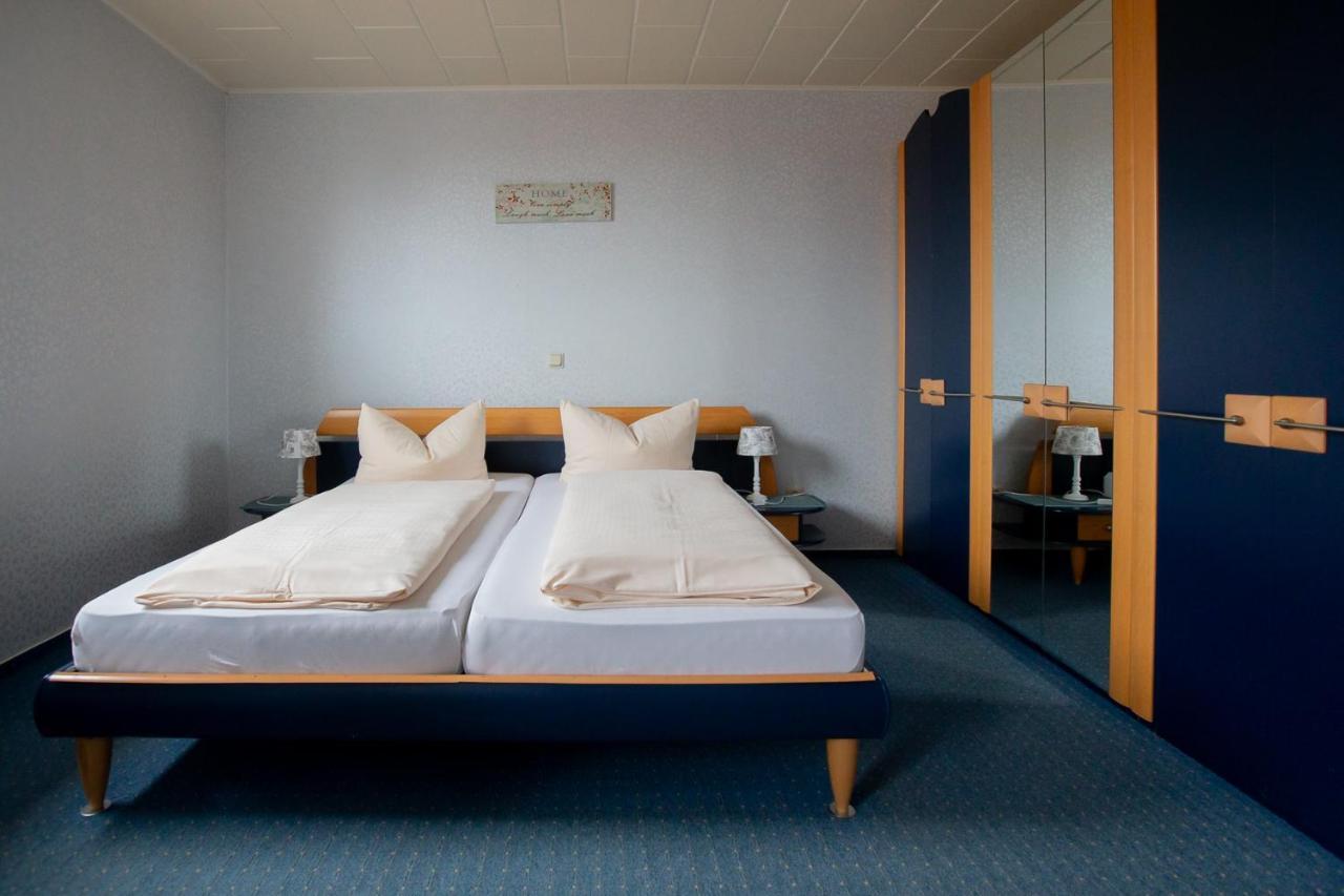 Dolgesheim Hotel Schlosshof מראה חיצוני תמונה