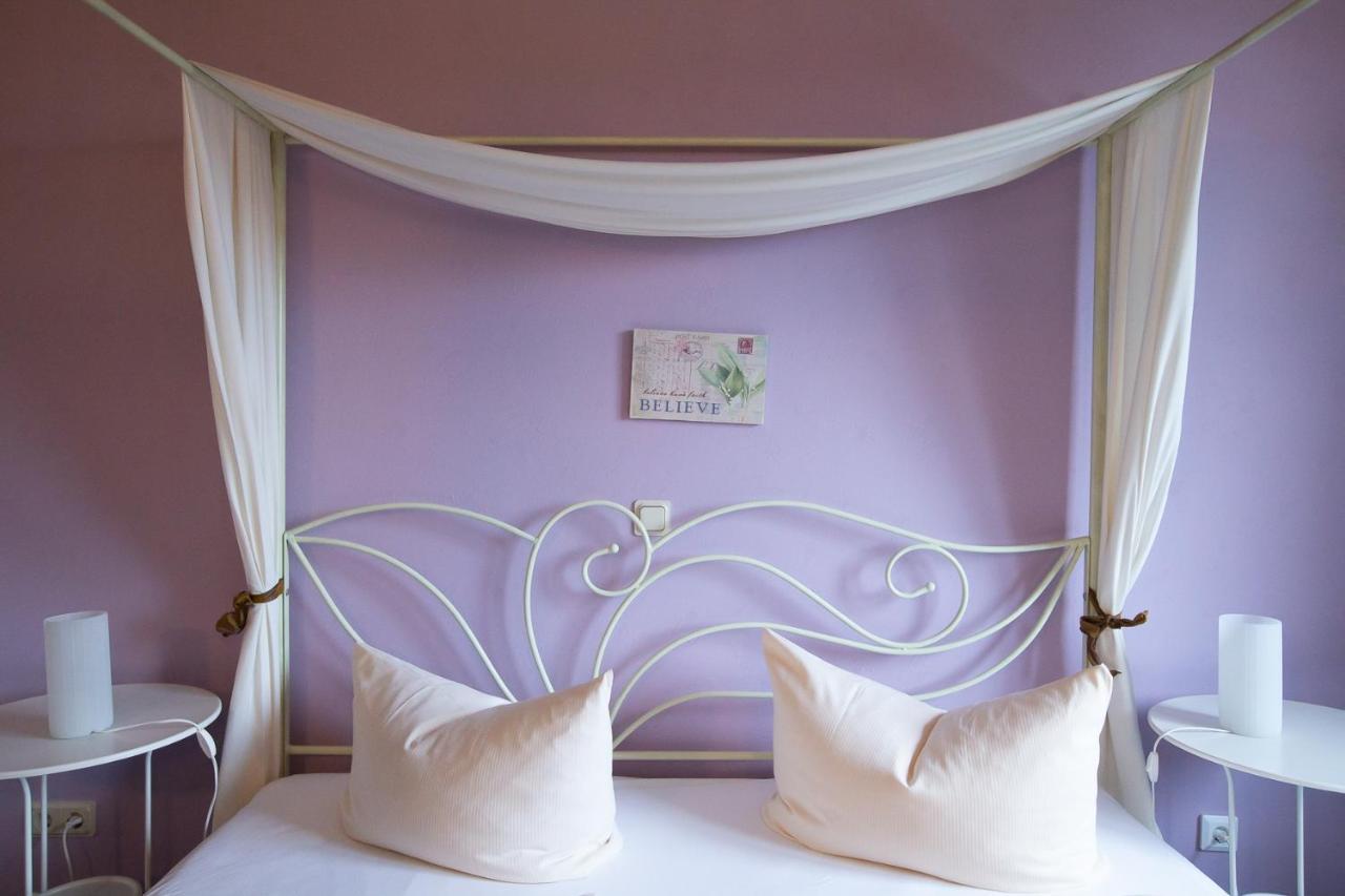 Dolgesheim Hotel Schlosshof מראה חיצוני תמונה
