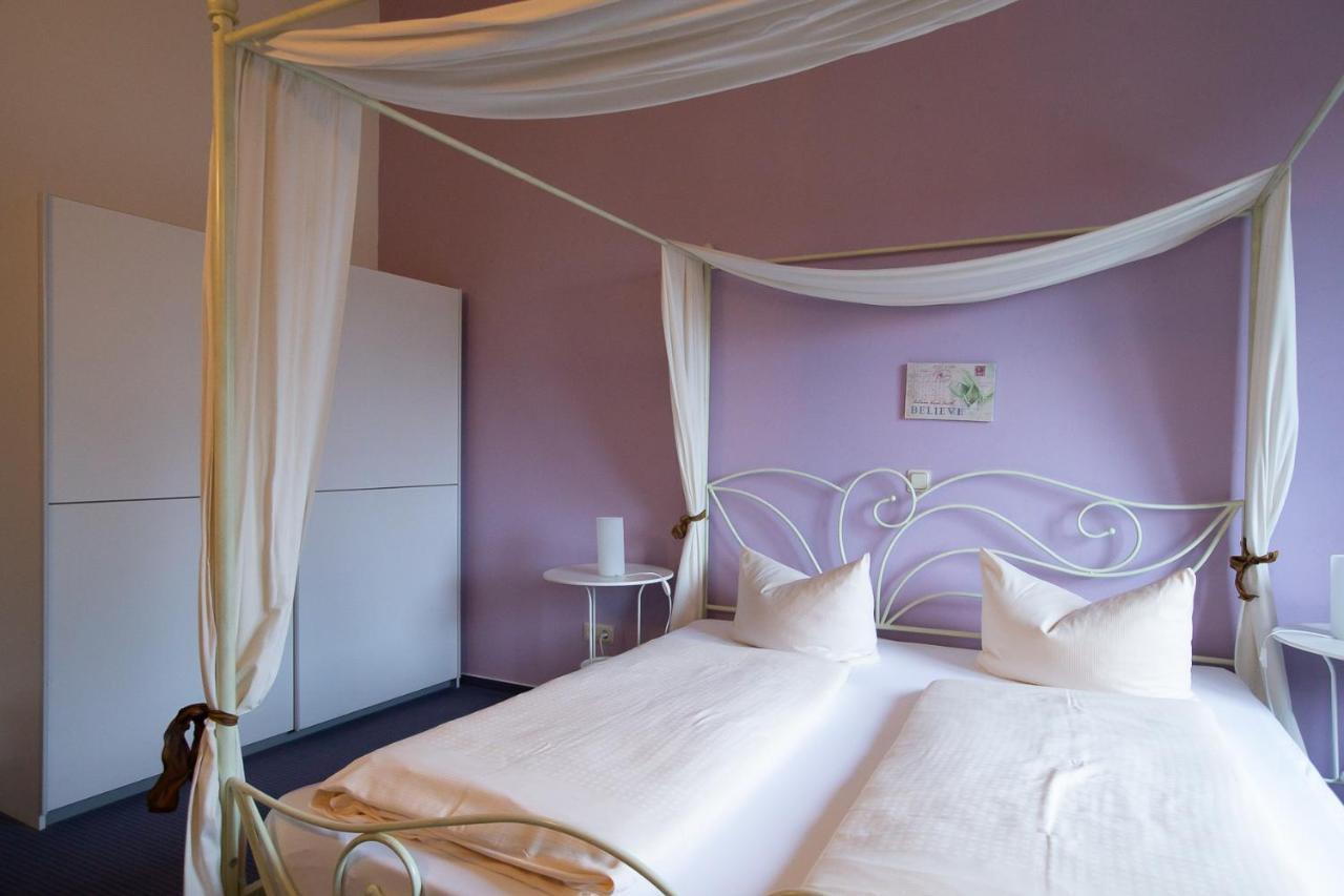 Dolgesheim Hotel Schlosshof מראה חיצוני תמונה