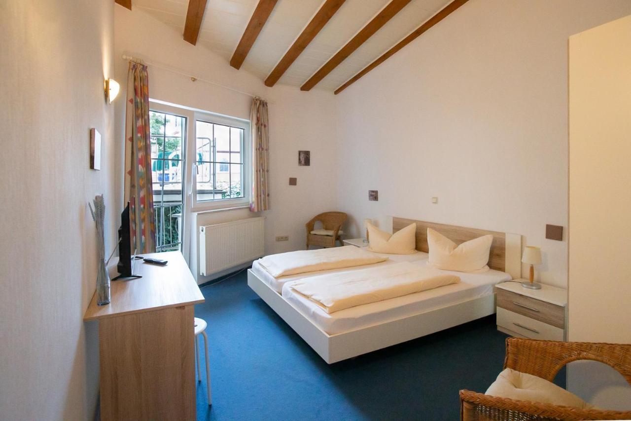 Dolgesheim Hotel Schlosshof מראה חיצוני תמונה