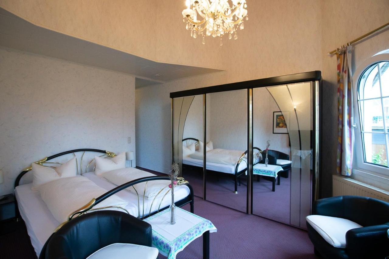 Dolgesheim Hotel Schlosshof מראה חיצוני תמונה