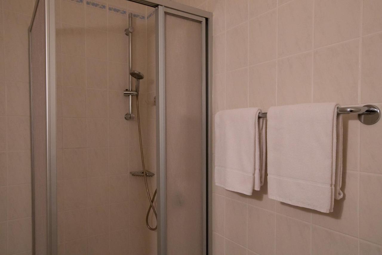 Dolgesheim Hotel Schlosshof מראה חיצוני תמונה