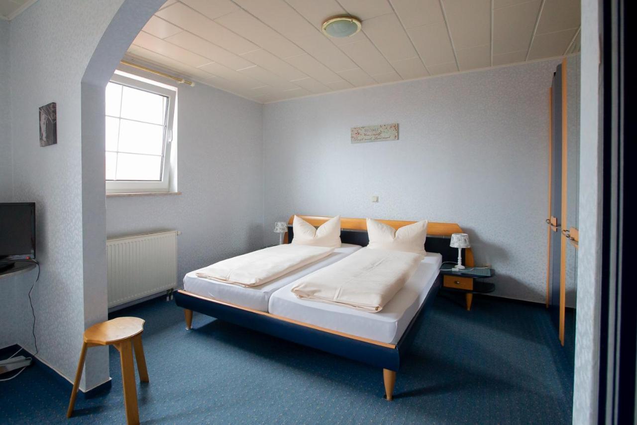 Dolgesheim Hotel Schlosshof מראה חיצוני תמונה