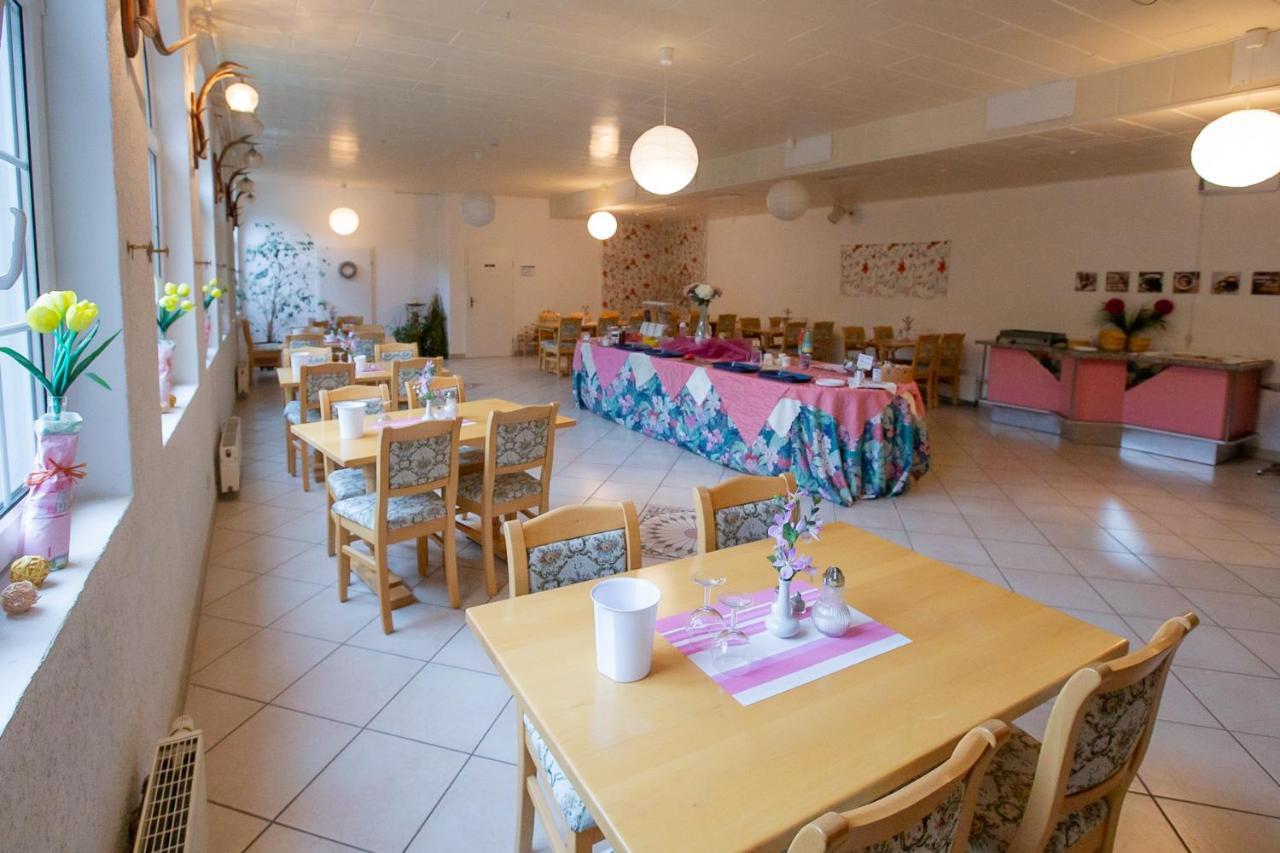 Dolgesheim Hotel Schlosshof מראה חיצוני תמונה