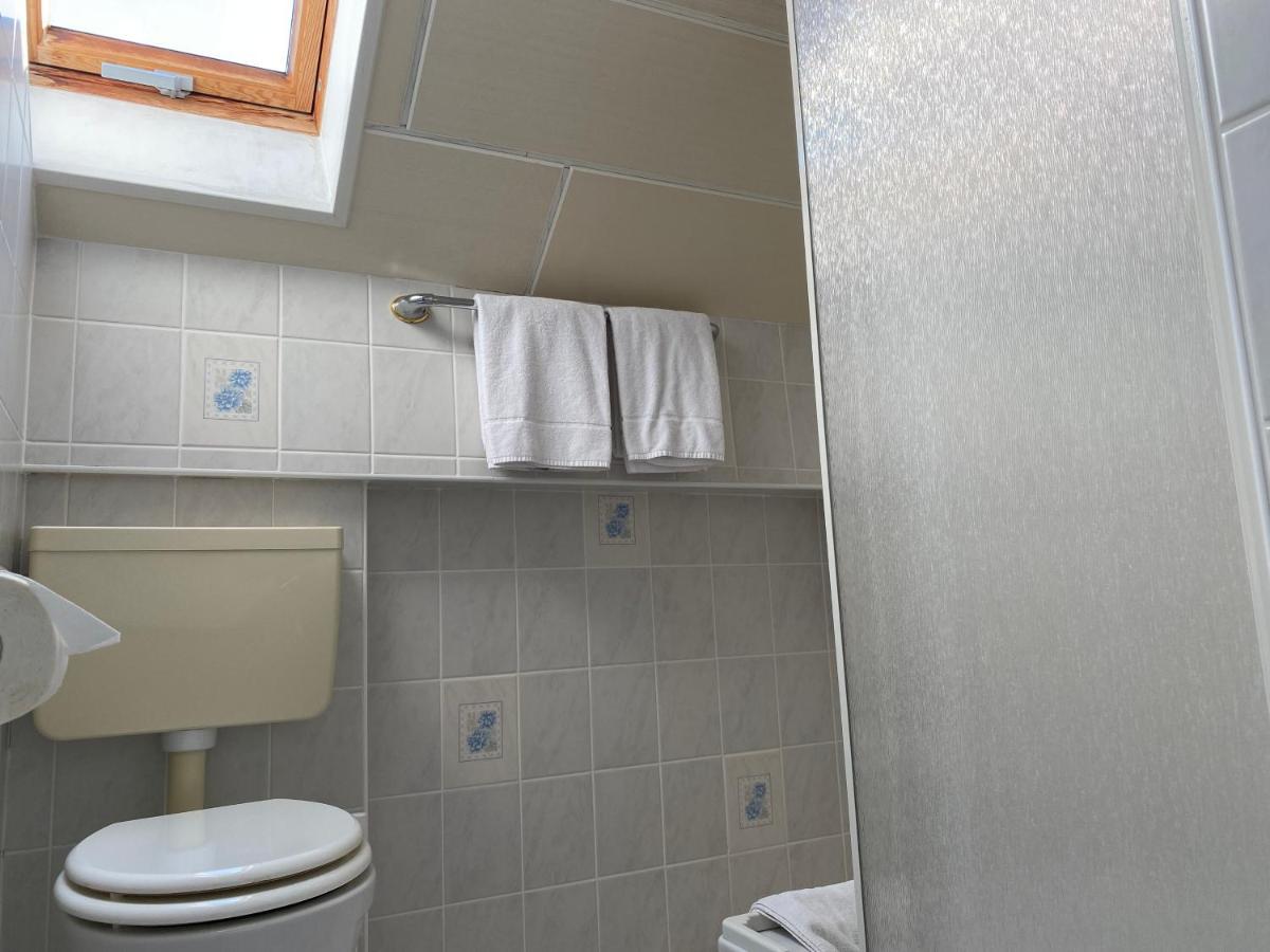 Dolgesheim Hotel Schlosshof מראה חיצוני תמונה